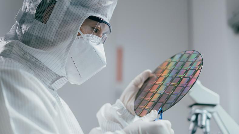 晶圆厂,大砍资本支出